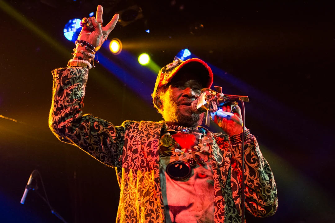 Lee &#034;Scratch&#034; Perry - Demostrando ser dios de nuevo